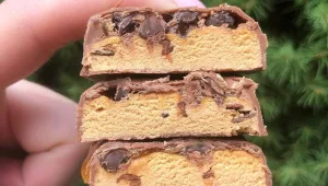 אחת ולתמיד: כל מה שאתם חייבים לדעת על חטיפי חלבון