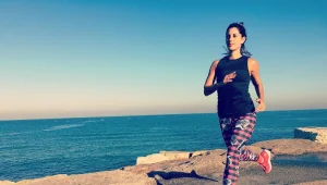 איזה אימון כושר הכי יעיל לשרוף את קלוריות ארוחת החג?