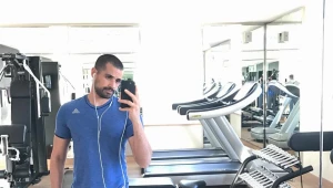 הכירו את המאמן הישראלי שמטיסים אותו למקומות הכי רותחים בעולם