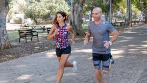 הפערים העצומים במחירי בגדי ונעלי הספורט בארץ ובחו"ל