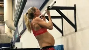 שברה את הרשת עם האימון הזה וילדה