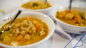 היכונו סערה: 5 מזונות מומלצים נגד דכאון חורף שיגרמו לכם לאכול פחות