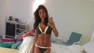 לא תאמינו בת כמה האישה הזו: מה הסוד שלה למראה חטוב?