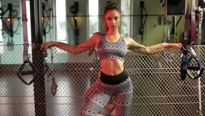 מזמן לא רק בשביל ספורט: הטרנדים של בגדי הכושר לקיץ