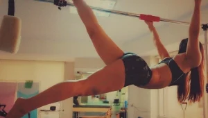 לכווץ, לנשום, למתוח: מה הקשר בין פילאטיס לסקס?