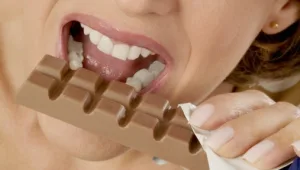 מחקר אמריקאי: אנשים שאוכלים שוקולד רזים יותר