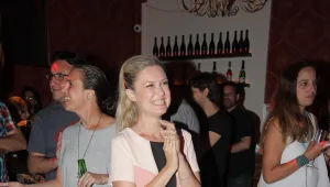 מי הקדיש למיכל ינאי שיר?