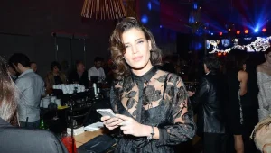 נטלי דדון חושפת רגליים