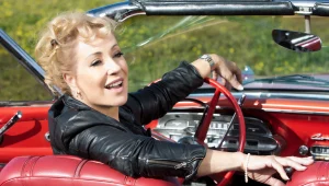 מוזיקה היום: ריקי גל מגלה הכל