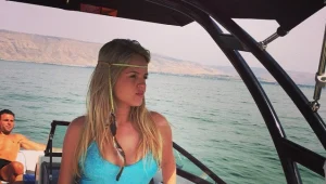 לוהט: לינור מהמירוץ למליון יוצאת לים!