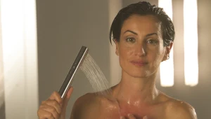 איציק יודע? נטלי עטיה במקלחת