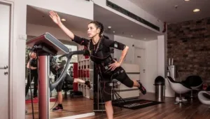 מחושמלת: רותם איזק מחוברת לאלקטרודות!