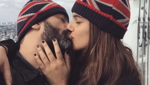 מונ-אמור: שלומית מלכה ויהודה לוי בנשיקה צרפתית