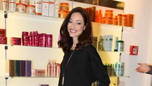 צעירה? שירלי בוגנית מצעירה!