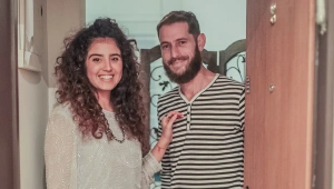 למה ברחו אלדד וקארין ממסיבה?