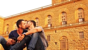 ביוש: אסי עזר ובן זוגו נפרדים?