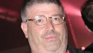 רני רהב הולך על אתגר דלי הקרח בגדול