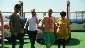 משפחת טייב מגיעה למלון