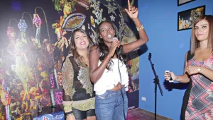 כמו נוצה ברוח: מסיבת הקריוקי של טהוניה רובל