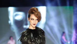 יאנה יוסף חושפת רגל טעימה בשבוע האופנה