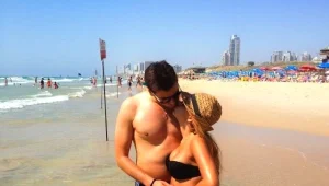 טום קשתי והחברה שוב היו בראשון לציון