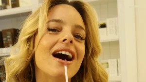 יעל בר זוהר כבר בת 33. עדיין נראית מושלם