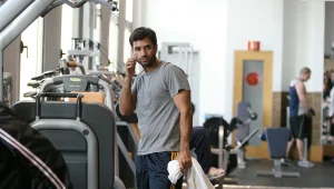 זהר ליבה מיוזע. אלוהים, הוא כל כך חתיך