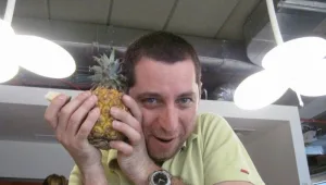 מן הארכיון: תמיר ורדי פוגש אננס