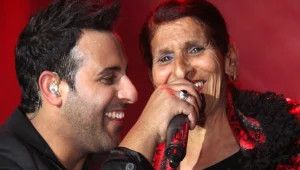 דודו אהרון עושה כבוד לאמא