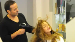 מירית וקנין שורדת את מי החמצן