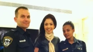 סערת פרוות הבבון: ניקול ראידמן מצטלמת