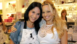 יעל בר זוהר מוכרת