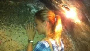 בר רפאלי מדברת עם אלוהים