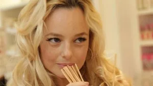 יעל בר זוהר פותחת לנו את השנה