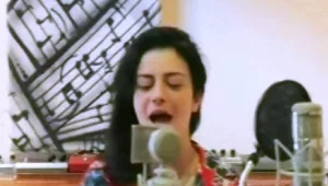 נינט טייב עושה גם חיקויים