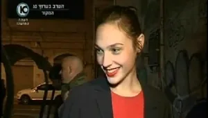 גל גדות ויונתן ווגמן נרטבים בשביל קסטרו