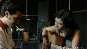 שיעור גיטרה עם נינט טייב