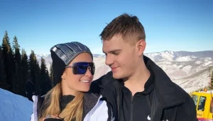 "מרגישה בחורה ברת מזל": פריס הילטון התארסה