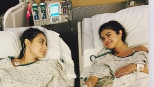 סלינה גומז חשפה: חברתי הטובה ביותר תרמה לי כלייה