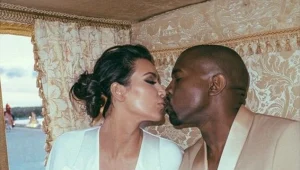 איך חגגה קים קרדשיאן את יום נישואיה?