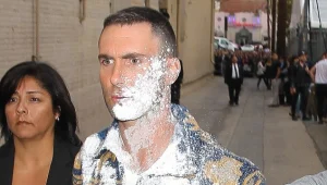 צפו: אדם לוין מותקף ביציאה מתוכנית טלוויזיה