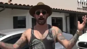איי ג'יי מדבר על המצב בישראל