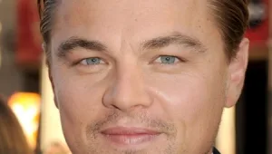 ביי, בר: ליאו מציג חברה פולנית