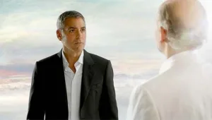 ג'ורג' קלוני שותה קפה בגן עדן
