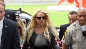 לינדזי לוהן נכנסת לכלא