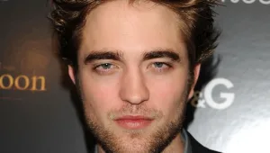 רוברט פטינסון הוא קרוב משפחה של דרקולה