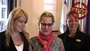 בט מידלר מבקרת בארץ
