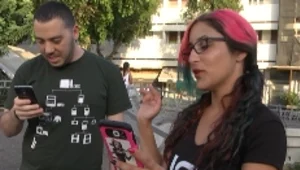 עכשיו זה רישמי: הישראלים אוהבים להשתמש בסמארטפון בשירותים