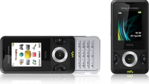 סוני-אריקסון W205: ווקמן שמוציא שיחות