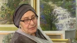 ממאה שערים לגלריות של ניו יורק: בת 89 כובשת את עולם האמנות